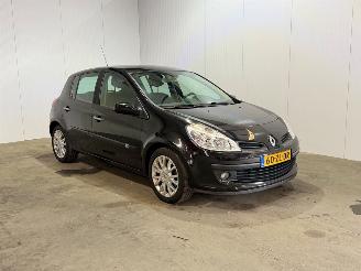 Voiture accidenté Renault Clio 2.0-16V Dynamique S 2008/3