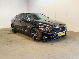 skadebil auto Jaguar XE 2.0 D Corporate Edition R-Sport 2016/10