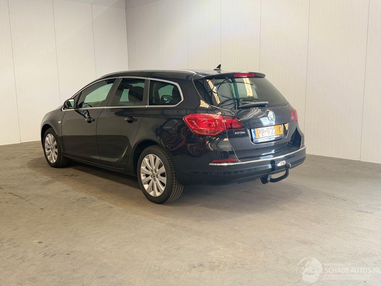 Opel Astra SPORTS TOURER 1.4 Turbo Sport +