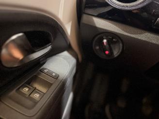 Volkswagen Up! 1.0 move up! BlueMotion picture 18