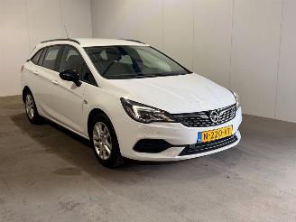 uszkodzony samochody osobowe Opel Astra SPORTS TOURER 1.2 Turbo 2022/1