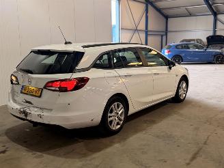 Opel Astra SPORTS TOURER 1.2 Turbo picture 3