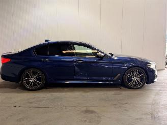 BMW 5-serie M550i xDrive High Executive picture 2