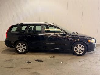 Volvo V-50 1.6 D2 S/S R-Design Pro Edition picture 2
