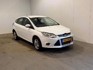 damaged passenger cars Ford Focus 1.0 EcoBoost Trend 2014/2