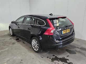 Schadeauto Volvo V-60 2.0 D3 20V Combi/o  Diesel 1.984cc 120kW (163pk) FWD 2013/8