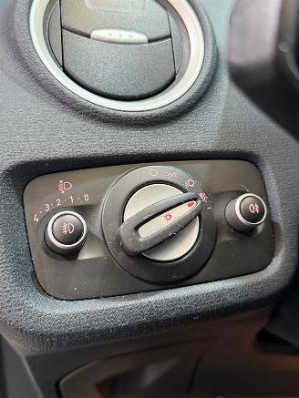 Ford Fiesta 1.25 Titanium picture 14