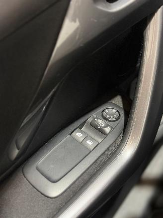 Peugeot 2008 1.2 PureTech Blue Lion picture 16
