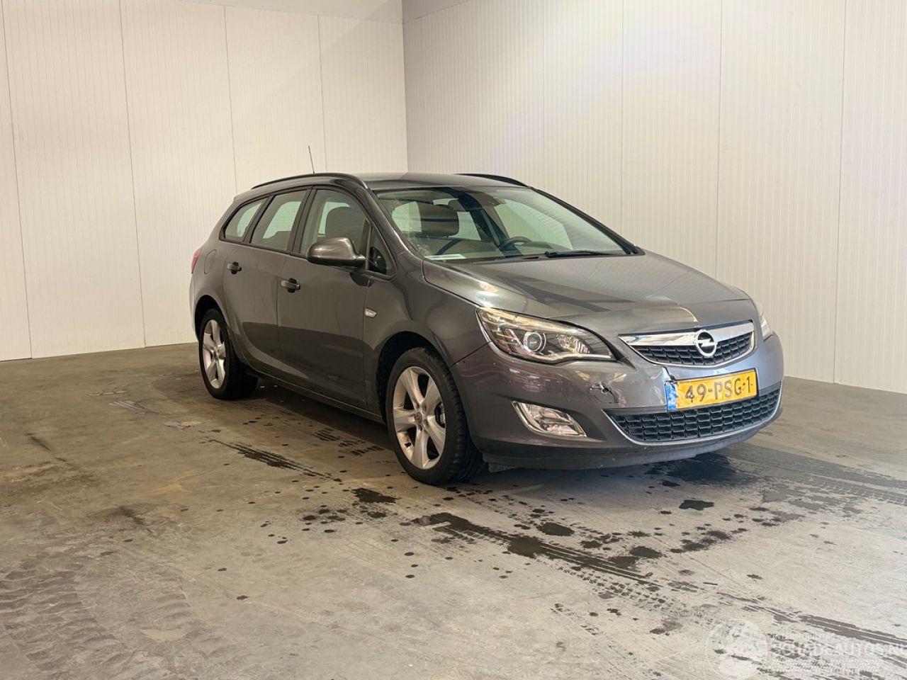 Opel Astra SPORTS TOURER 1.4 Turbo Edition