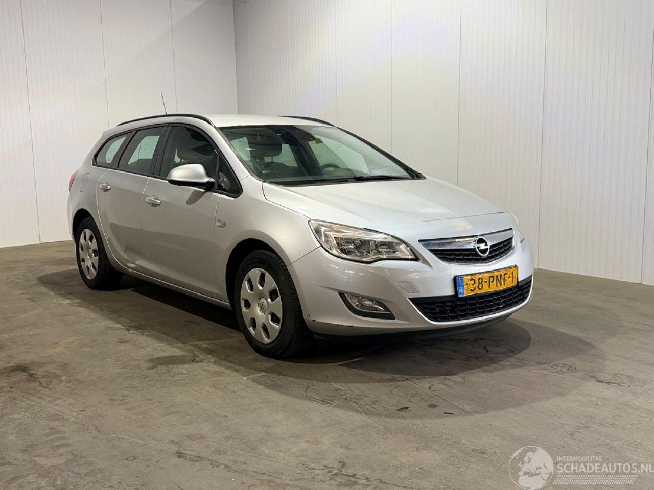 Opel Astra SPORTS TOURER 1.4 Edition