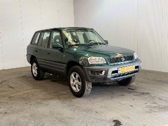 damaged passenger cars Toyota Rav-4 2.0i Wagon 1999/3
