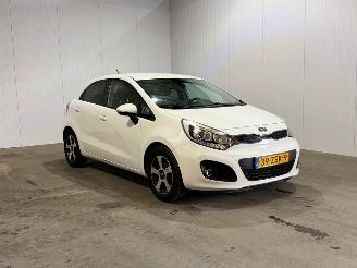 skadebil auto Kia Rio 1.2 CVVT Design Edition 2013/1