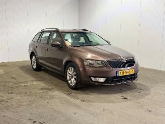 skadebil auto Skoda Octavia 1.6 TDI Greentech Ambition 2014/8