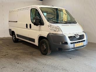 krockskadad bil auto Peugeot Boxer 330 2.2 HDI L2H1 Profit+ 2012/2