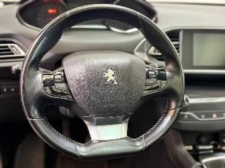 Peugeot 308 1.2 PureTech Blue Lease Executive picture 10