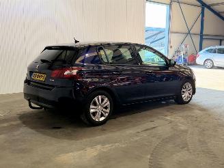 Peugeot 308 1.2 PureTech Blue Lease Executive picture 3