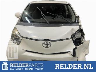 Uttjänta bilar auto Toyota iQ iQ, Hatchback 3-drs, 2009 / 2015 1.0 12V VVT-i 2010/2