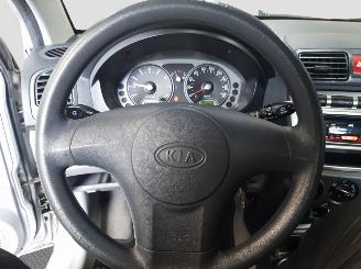 Kia Picanto 1.0 12V picture 10