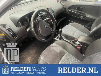 Kia Cee d Cee'd Sporty Wagon (EDF), Combi, 2007 / 2012 1.6 16V picture 9