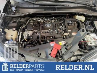 Toyota C-HR C-HR (X1,X5), SUV, 2016 1.8 16V Hybrid picture 10