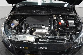 Peugeot 208 1.2 GT LINE PURE TECH picture 17