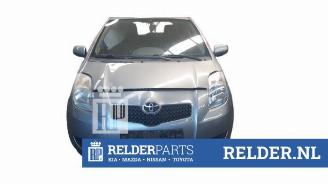 Coche siniestrado Toyota Yaris Yaris II (P9), Hatchback, 2005 / 2014 1.3 16V VVT-i 2006/7