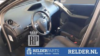 Toyota Yaris Yaris II (P9), Hatchback, 2005 / 2014 1.33 16V Dual VVT-I picture 10