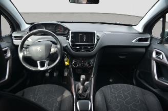 Peugeot 2008 1.2 VTI PURE TECH picture 13