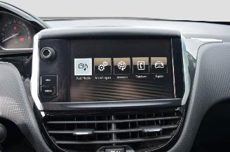 Peugeot 2008 1.2 VTI PURE TECH picture 15
