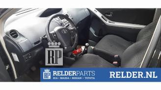 Toyota Yaris Yaris II (P9), Hatchback, 2005 / 2014 1.0 12V VVT-i picture 10