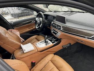 BMW 7-serie 740i High Executive Pano Waterschade picture 14