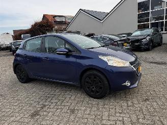 Peugeot 208 1.2 VTi Active picture 2