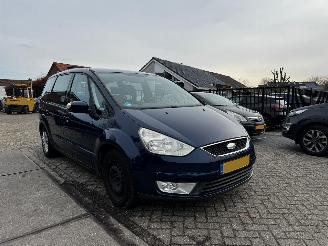 Damaged car Ford Galaxy 2.0-16V Trend 2007/8