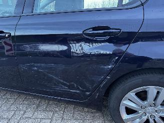 Peugeot 308 1.2 VTi Active picture 13