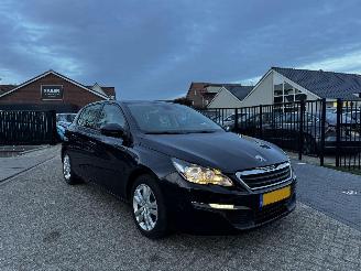 uszkodzony samochody osobowe Peugeot 308 1.2 VTi Active 2014/1