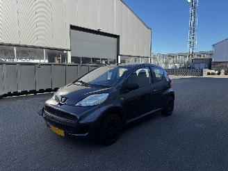 Peugeot 107  picture 1