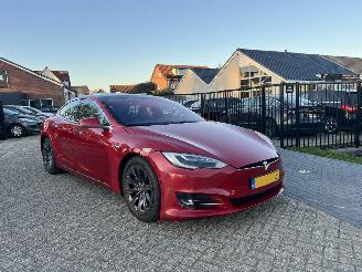 damaged passenger cars Tesla Model S 75D Base AUTOPILOT 2018/6