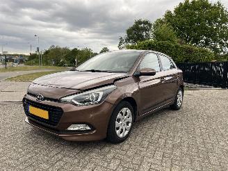 damaged passenger cars Hyundai I-20 1.0 T-GDI Navi Camera 2017/7
