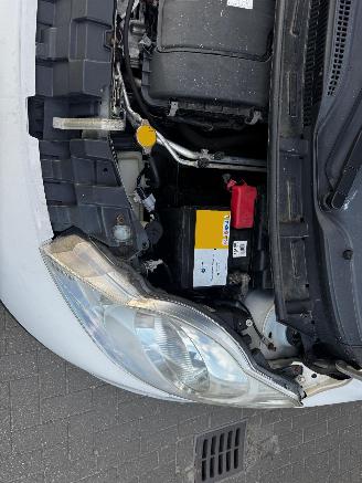 Peugeot 107 1.0 Access Accent Facelift picture 21