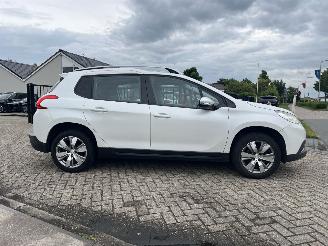 Peugeot 2008 1.2 PureTech Blue Lion picture 9