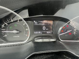 Peugeot 2008 1.2 PureTech Blue Lion picture 18