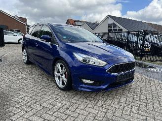 uszkodzony samochody osobowe Ford Focus 2.0 TDCI Titanium Automaat 1st owner 2016/3