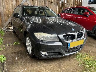 krockskadad bil auto BMW 3-serie 3-serie Touring -  318d Corporate Lease Executive 2009/11