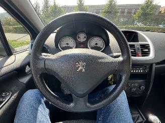 Peugeot 207 1.4 VTi X-Line picture 11