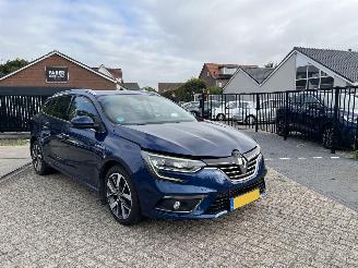 Vaurioauto  passenger cars Renault Mégane 1.2 TCe Limited 175.182 KM !! 2018/5