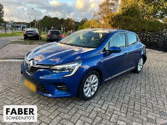 damaged passenger cars Renault Clio 1.0 TCe Intens | 37.279 km!! 2019/12