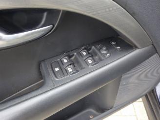 Volvo V-70 2.0D Limited Edition 136pk, Navi, Leer, Climate & Cruise control picture 15