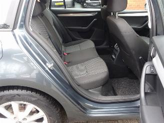 Skoda Octavia 1.6 TDI 105pk Greentech Ambition, Climare & Cruise, Navi picture 17