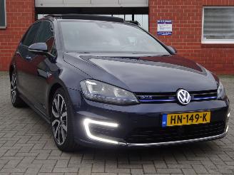 Volkswagen Golf GTE Pug-in Hybride 110kw, Panorama, Lane assist picture 3