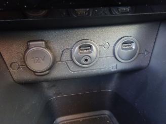 Peugeot 208 1.2i Intuitive, Leer, Navi-MMS, Cruise & Climate picture 17